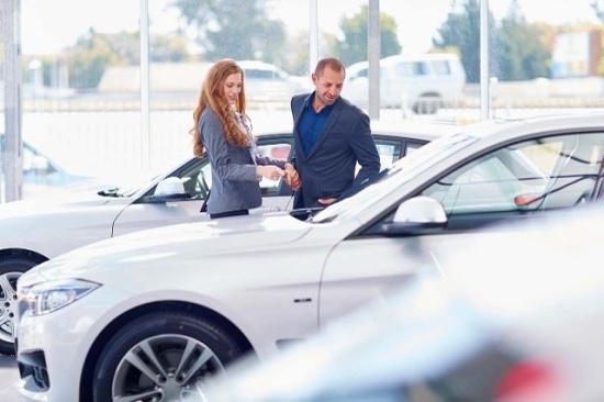 Onderhandelen over de prijs van je auto